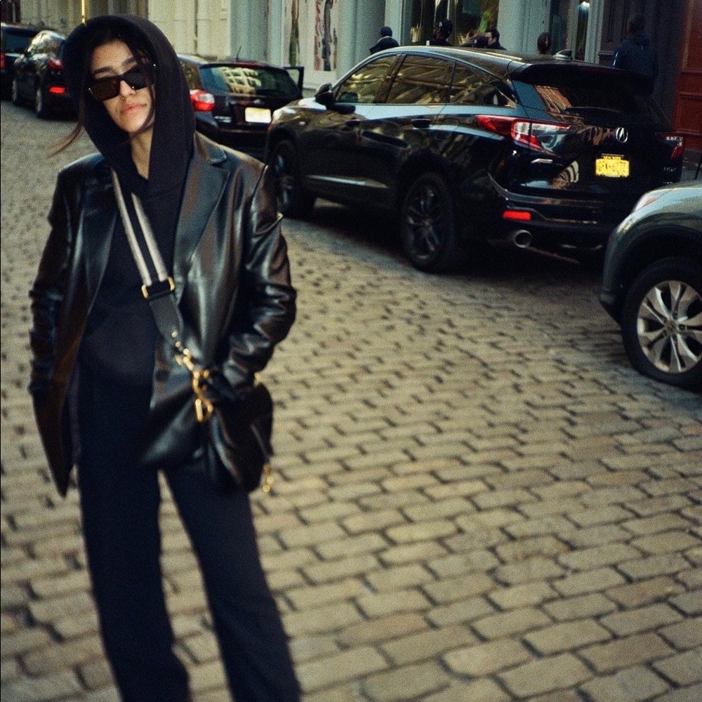 Meet your Posher, Dorsa